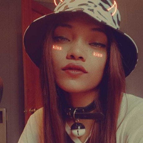 Coca Bunny 可愛いモデル 画像