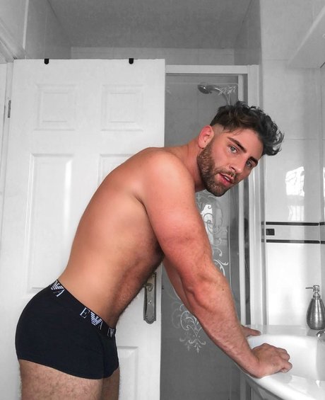 裸のトゥインクOnlyFans 無料ヌード ギャラリー