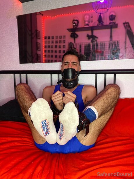 Safe and Bound ポルノスター 美しい 画像