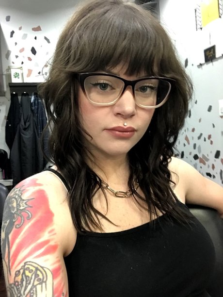 Sadie Morgan ヌード女優 写真