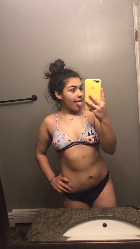 ぽっちゃりブロンドOnlyFans 裸 写真