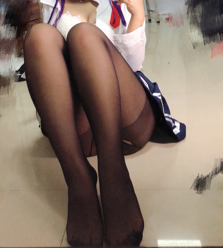 niyeye2019 裸モデル 写真