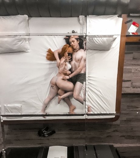 Thepoisoncherry ポルノスター エロティック アーカイブ