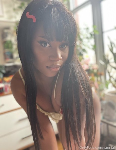 asmrベイビーonlyfans セクシーヌード 画像