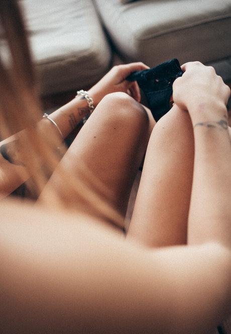 Lara Arluni アートモデル 写真