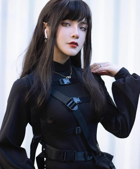 Yuji Koi 無料スター 写真