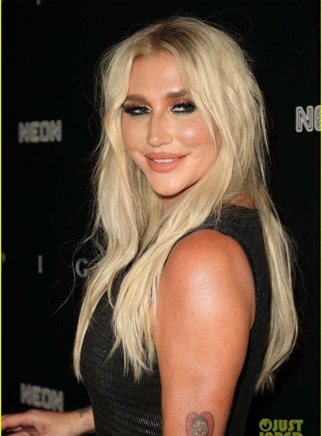 KeshaRose かわいいスター 画像