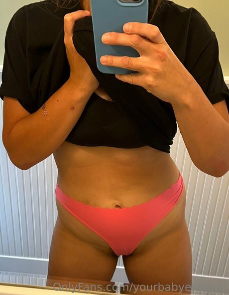 yourbabyemilyyy ポルノスター エロティック 写真