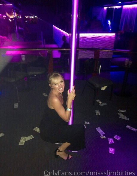 maddymeadows ヌードのポルノスター 写真