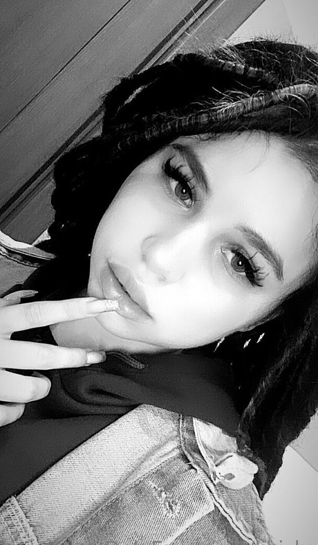 美しい足 OnlyFans アート裸 ギャラリー