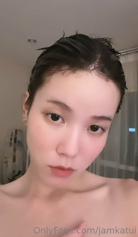 Katuuui ポルノスター ギャラリー