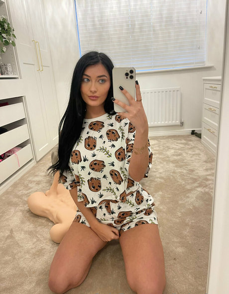 フラットオンリーファン xxx ギャラリー