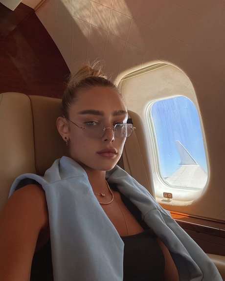 スターティーンオンリーファンズ トップ ギャラリー