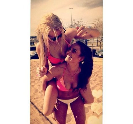 Taylor Altom スター ヌード 写真