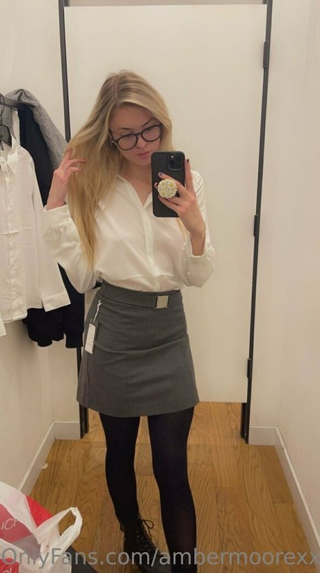 ambermoorexxx 裸のポルノスター 画像