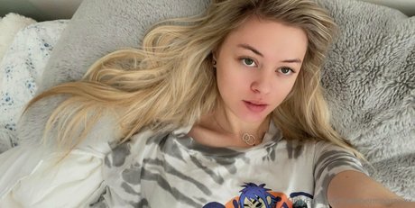 ambermoorexxx セクシーモデル 写真