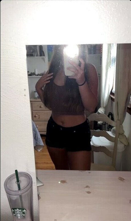 DMV オンリーファン 美しいヌード 写真