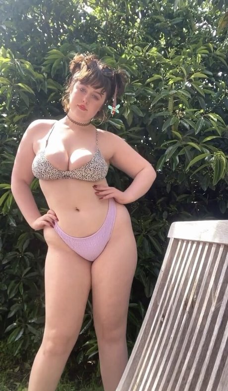 milabloomoo ポルノスター トップ 写真