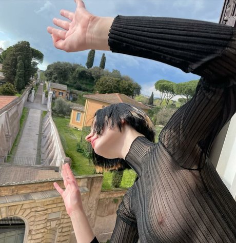 Meadow Walker アダルトモデル 画像