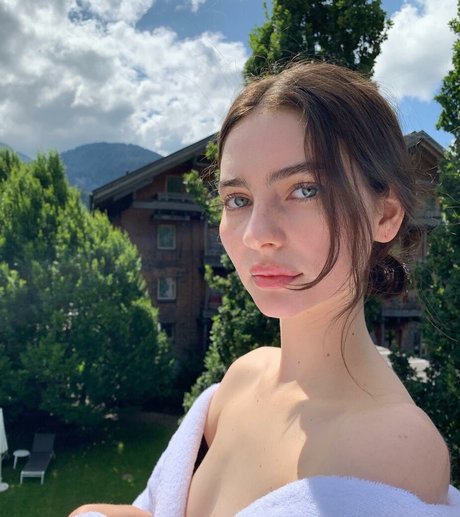 Meadow Walker ポルノスター 可愛い 写真