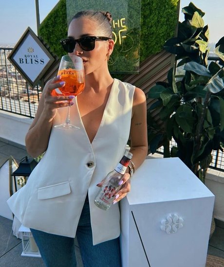 アジアンタトゥー OnlyFans ポルノグラフィック 画像