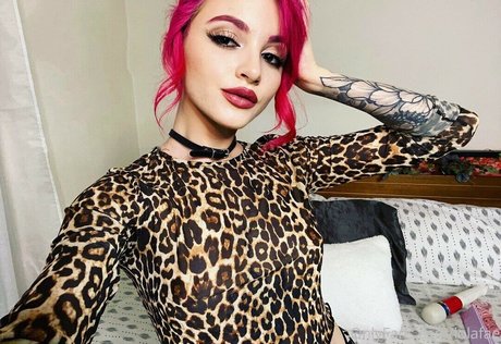 Lola Fae ポルノモデル ギャラリー