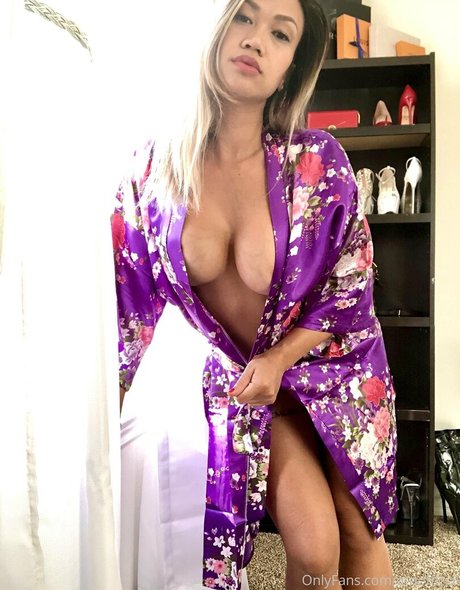 アマチュアぽっちゃりOnlyFans セクシー裸 写真