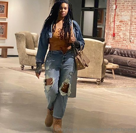 bigbootytechnerd ポルノスター エロティック ギャラリー