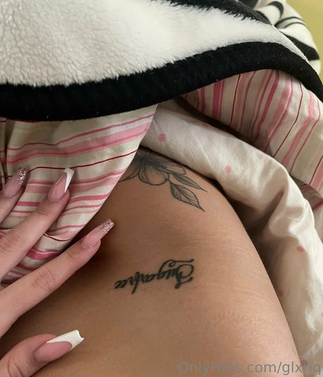 glxriq アートモデル 写真