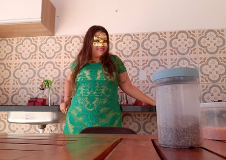 レズビアン ストラップオン OnlyFans 可愛い 写真