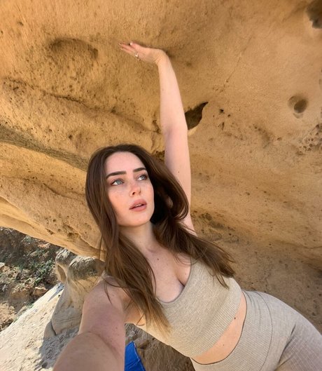 ゴスアジアンOnlyFans ヌード 画像