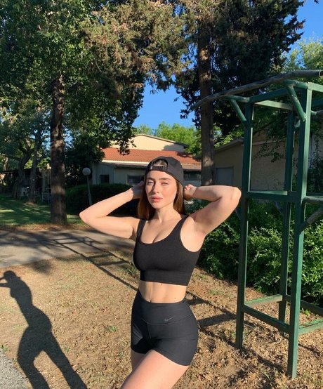 Effy Palarya セックスモデル ギャラリー