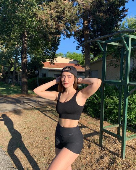 Effy Palarya トップスター 写真