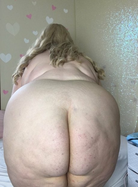 misspizzaslut ヌードのポルノスター 写真