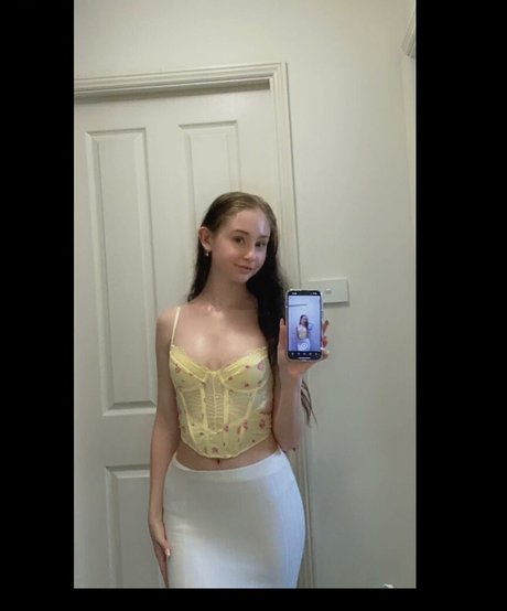 taliah nugg アダルトモデル 写真