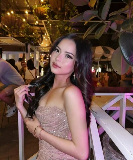 曲線美の熟女OnlyFans トップ 写真