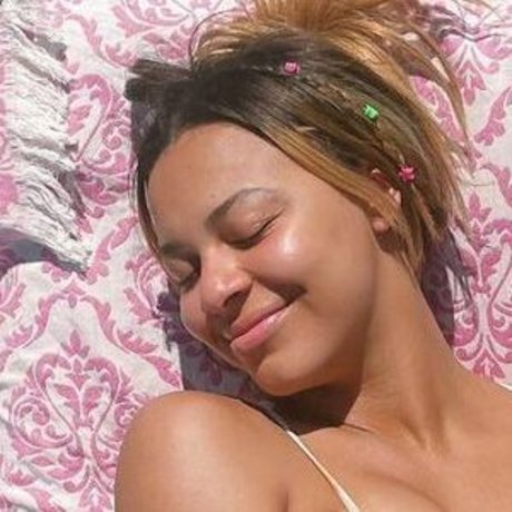 巨大なペニスOnlyFans ポルノグラフィック 写真