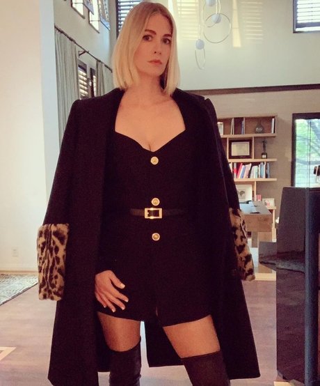 January Jones セックスモデル 写真