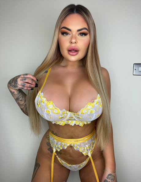 レズビアン ストラップオン OnlyFans 無料xxx 写真