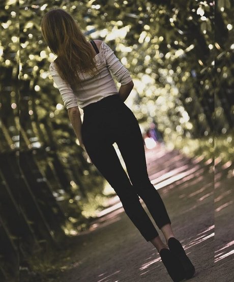 フェムボーイアジアンOnlyFans ポルノ 写真