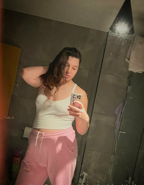 クソなOnlyFans アートポルノ 画像