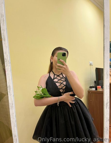 lucky ashley セクシーなポルノスター 写真