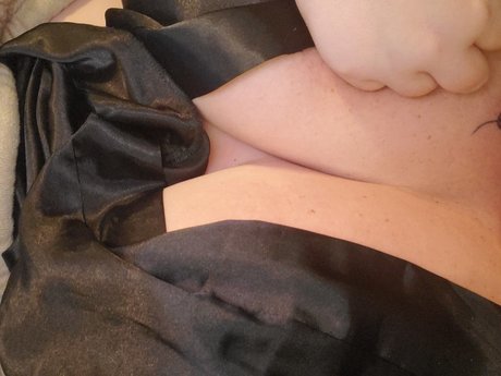 Sassy Kitten ヌードモデル 写真