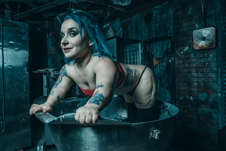 Midget Stripper xxx sassee Cassee free 完璧な女優 写真