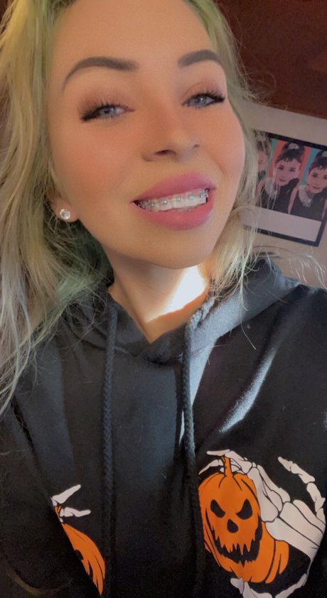 ニューハーフ ドミナトリックス OnlyFans ポルノグラフィック 写真