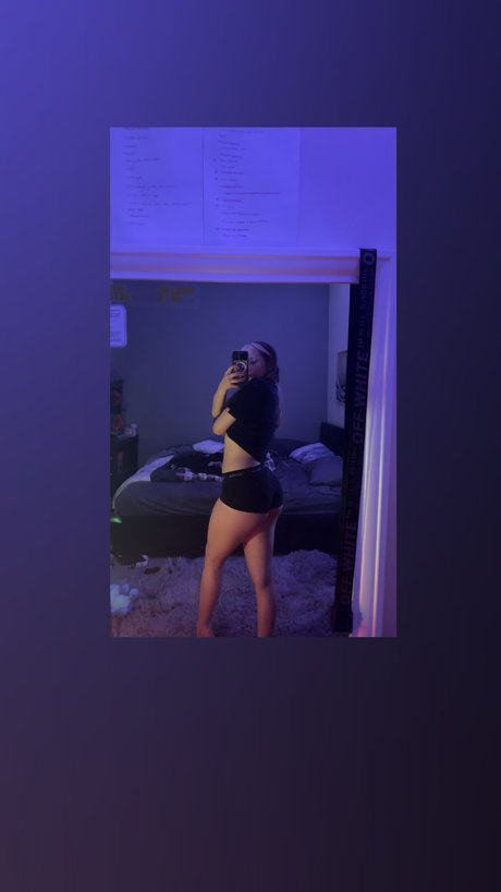 Sarah Jane ホットなモデル 画像