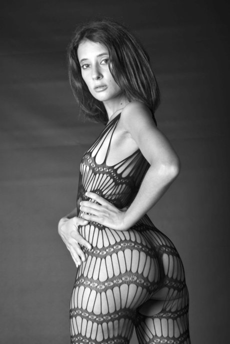 Sara Athulya エロティックなモデル 画像