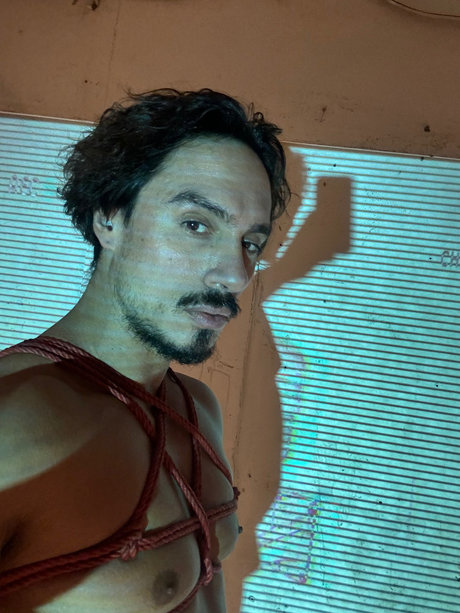 Santino Fausto XXXモデル 写真