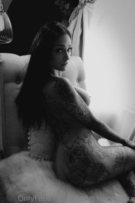 Scarlet Summer 美しい女優 写真