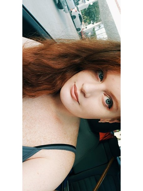 Scarlet Grace_ ポルノ女優 画像